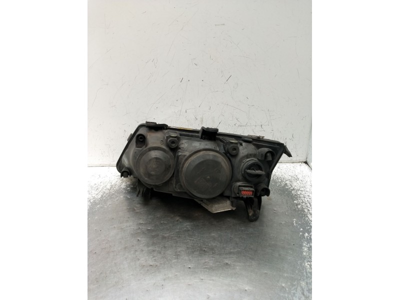 Recambio de faro derecho para saab 9-3 station wagon (e50) 1.9 tid referencia OEM IAM 5DV00829000 XENON 2005