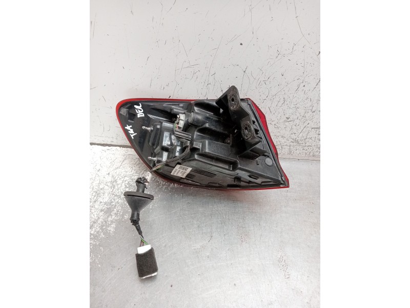 Recambio de piloto trasero derecho para kia ceed tourer (cd) 1.6 crdi 115 referencia OEM IAM 92402J7150 LED 2018