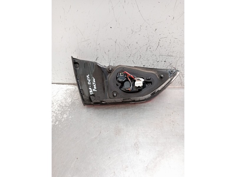 Recambio de piloto trasero derecho interior para kia ceed tourer (cd) 1.6 crdi 115 referencia OEM IAM 92404J7150  2018