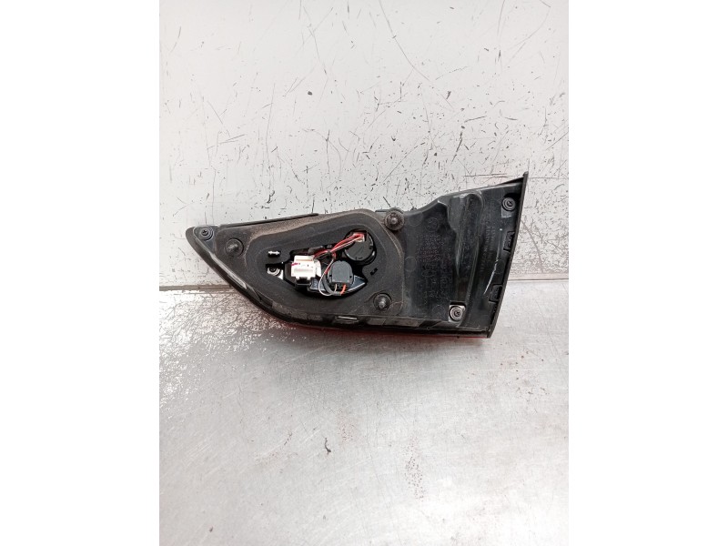 Recambio de piloto trasero izquierdo interior para kia ceed tourer (cd) 1.6 crdi 115 referencia OEM IAM 92403J7150  2018