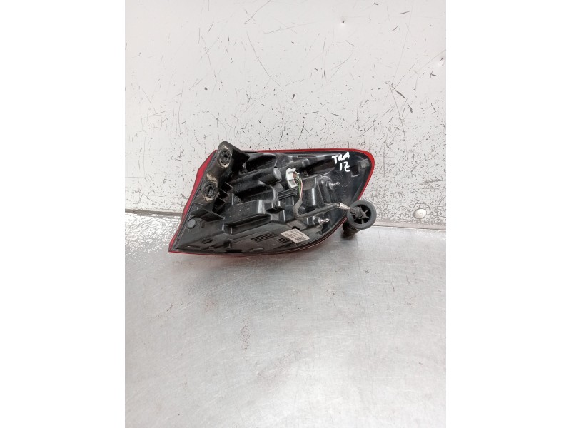 Recambio de piloto trasero izquierdo para kia ceed tourer (cd) 1.6 crdi 115 referencia OEM IAM 92401J7150 LED 2018