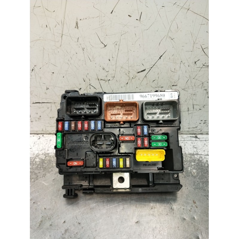 Recambio de caja reles / fusibles para citroën c3 ii (sc_) 1.0 vti 68 referencia OEM IAM 9667199680  2009