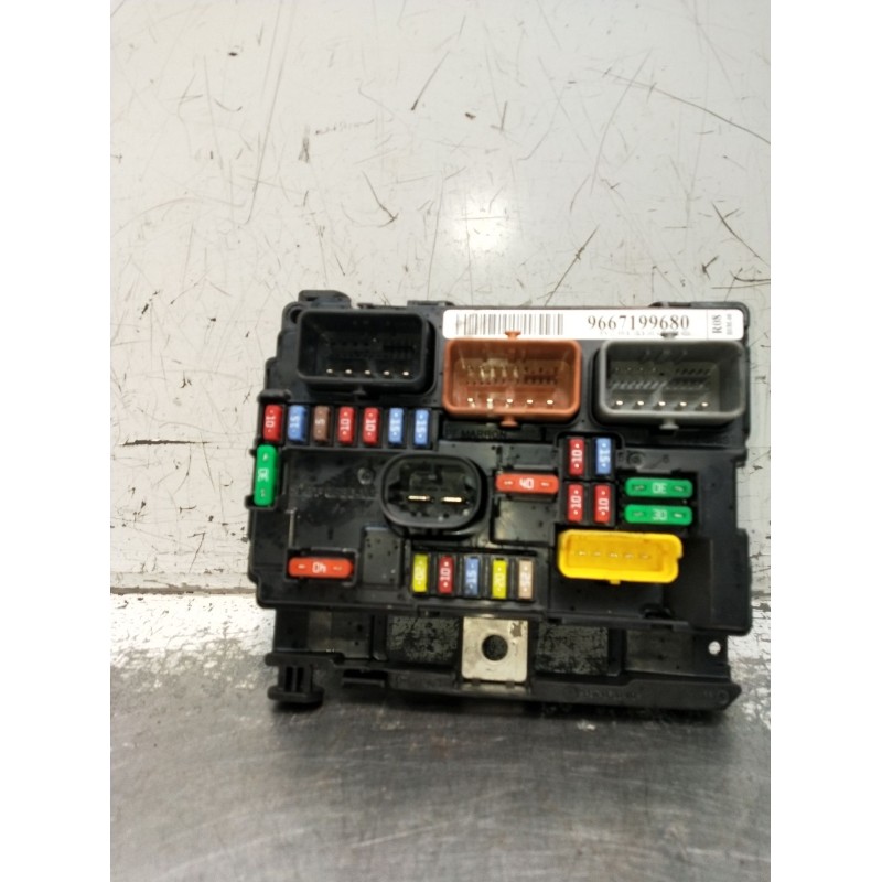 Recambio de caja reles / fusibles para citroën c3 ii (sc_) 1.0 vti 68 referencia OEM IAM 9667199680  2009