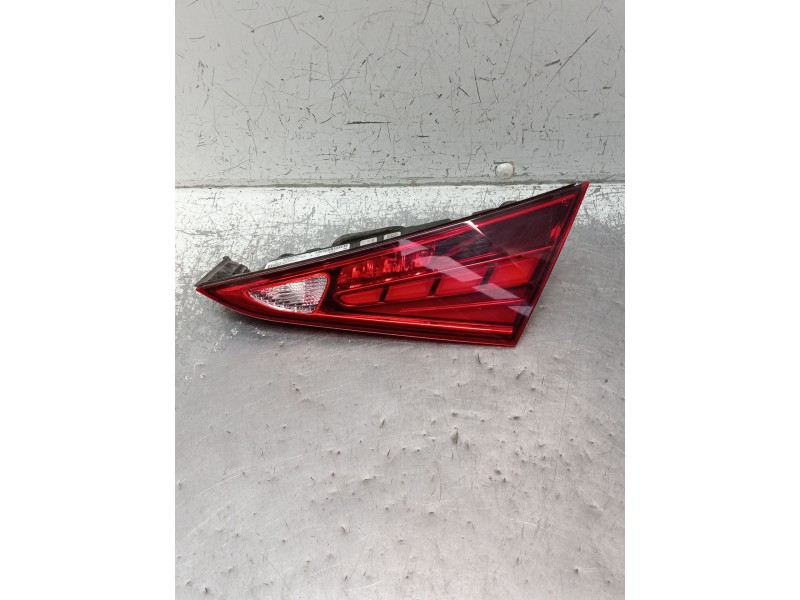 Recambio de piloto trasero derecho interior para mercedes-benz clase c (w206) c 200 d (206.003) referencia OEM IAM A2069064000 6