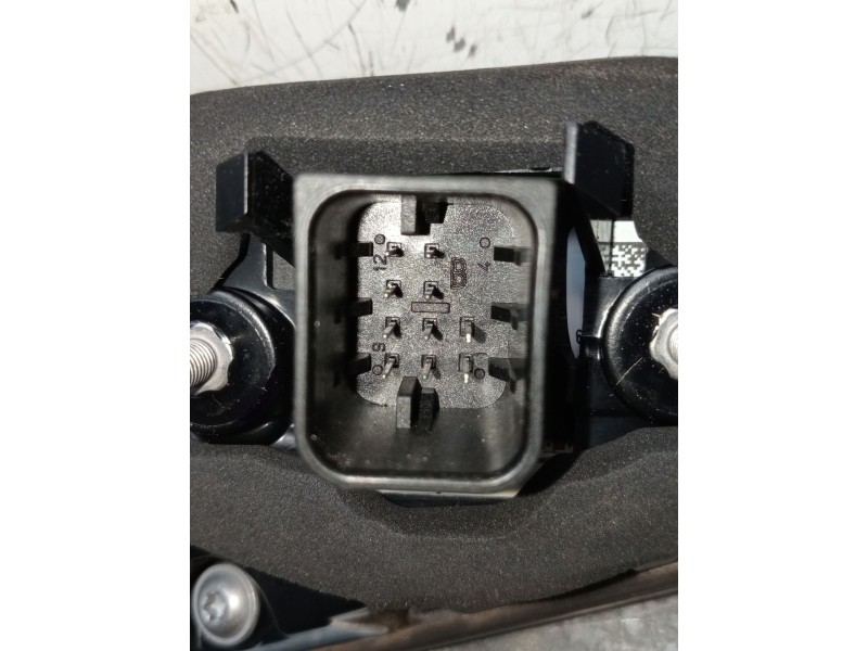 Recambio de piloto trasero derecho interior para mercedes-benz clase c (w206) c 200 d (206.003) referencia OEM IAM A2069064000 6