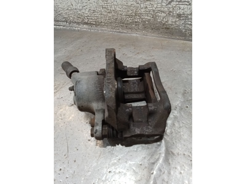 Recambio de pinza freno delantera derecha para renault clio ii (bb_, cb_) 1.5 dci (b/cb08) referencia OEM IAM   01