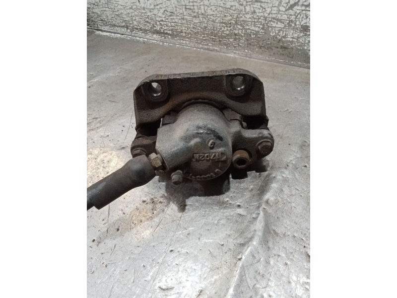 Recambio de pinza freno delantera derecha para renault clio ii (bb_, cb_) 1.5 dci (b/cb08) referencia OEM IAM   01