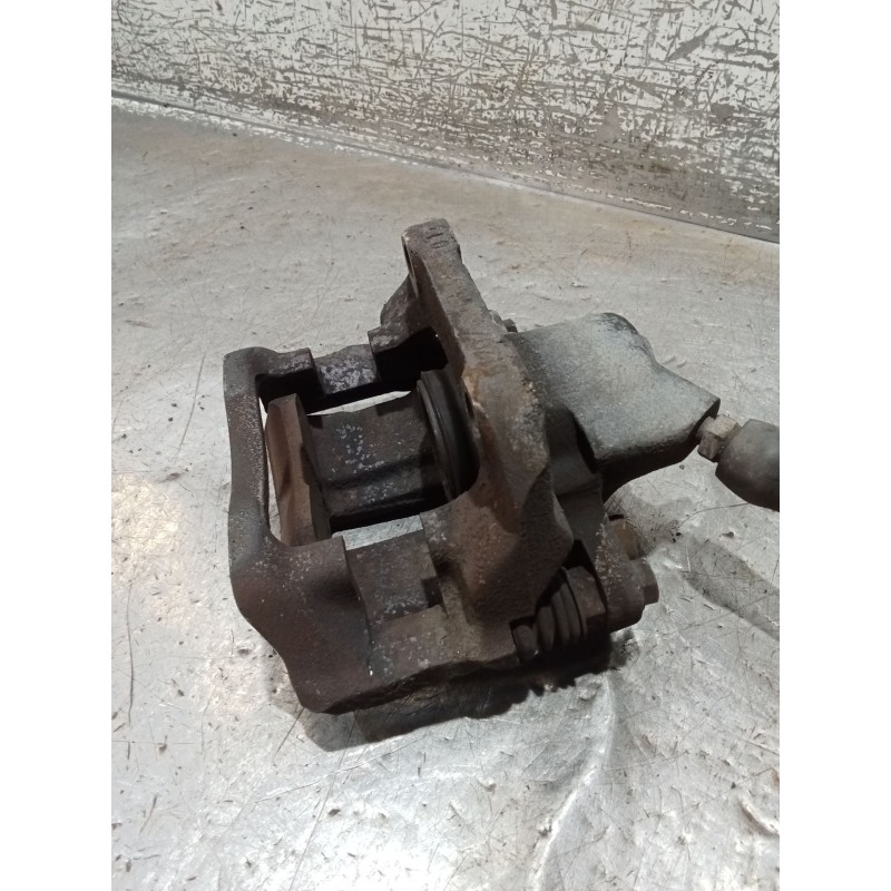 Recambio de pinza freno delantera derecha para renault clio ii (bb_, cb_) 1.5 dci (b/cb08) referencia OEM IAM   01
