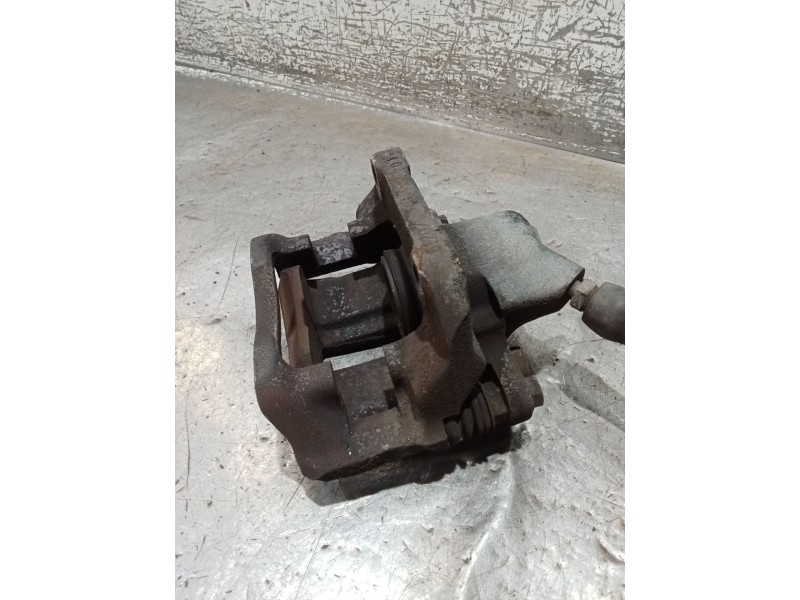 Recambio de pinza freno delantera derecha para renault clio ii (bb_, cb_) 1.5 dci (b/cb08) referencia OEM IAM   01