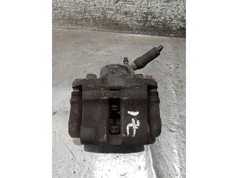 Recambio de pinza freno delantera izquierda para renault clio ii (bb_, cb_) 1.5 dci (b/cb08) referencia OEM IAM   01