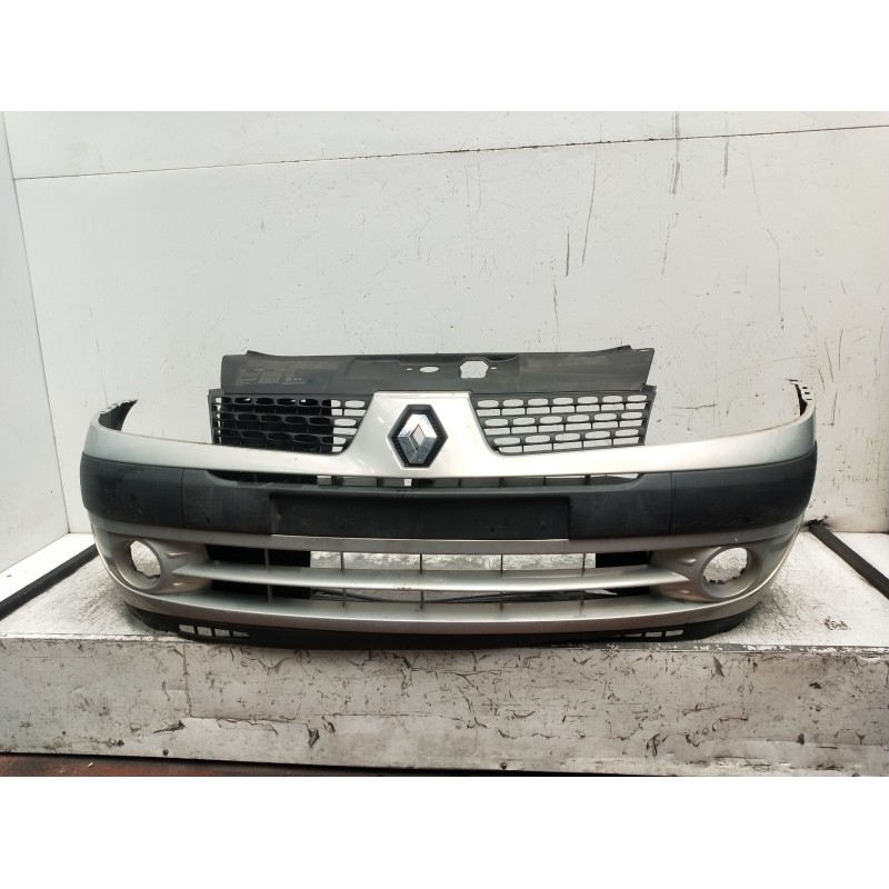 Recambio de paragolpes delantero para renault clio ii (bb_, cb_) 1.5 dci (b/cb08) referencia OEM IAM   2001