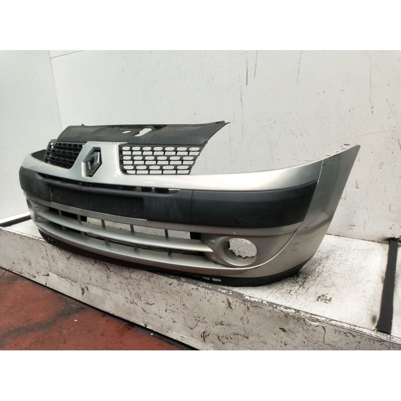 Recambio de paragolpes delantero para renault clio ii (bb_, cb_) 1.5 dci (b/cb08) referencia OEM IAM   2001