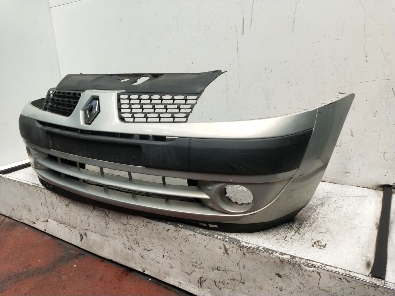 Recambio de paragolpes delantero para renault clio ii (bb_, cb_) 1.5 dci (b/cb08) referencia OEM IAM   2001