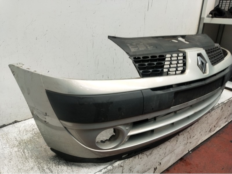 Recambio de paragolpes delantero para renault clio ii (bb_, cb_) 1.5 dci (b/cb08) referencia OEM IAM   2001