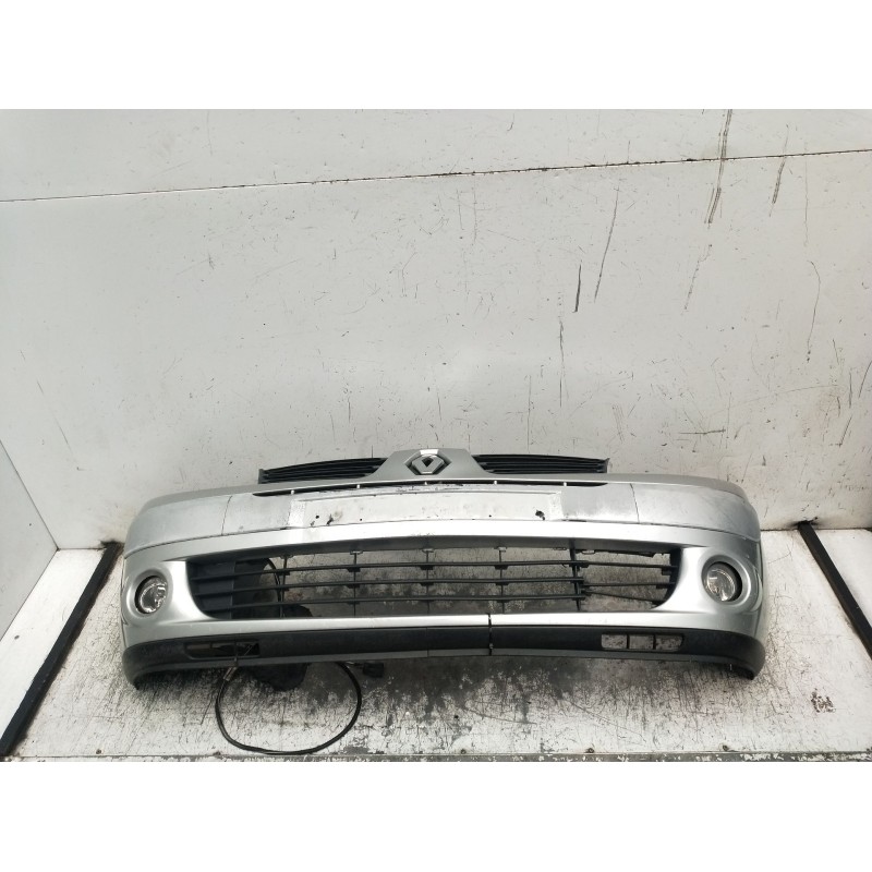 Recambio de paragolpes delantero para renault clio ii (bb_, cb_) 1.5 dci (b/cb08) referencia OEM IAM  VER FOTOS 