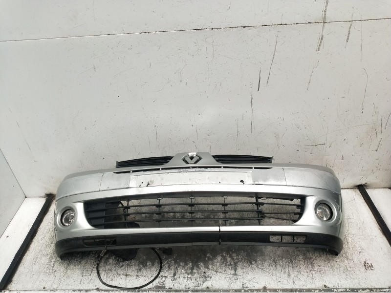 Recambio de paragolpes delantero para renault clio ii (bb_, cb_) 1.5 dci (b/cb08) referencia OEM IAM  VER FOTOS 
