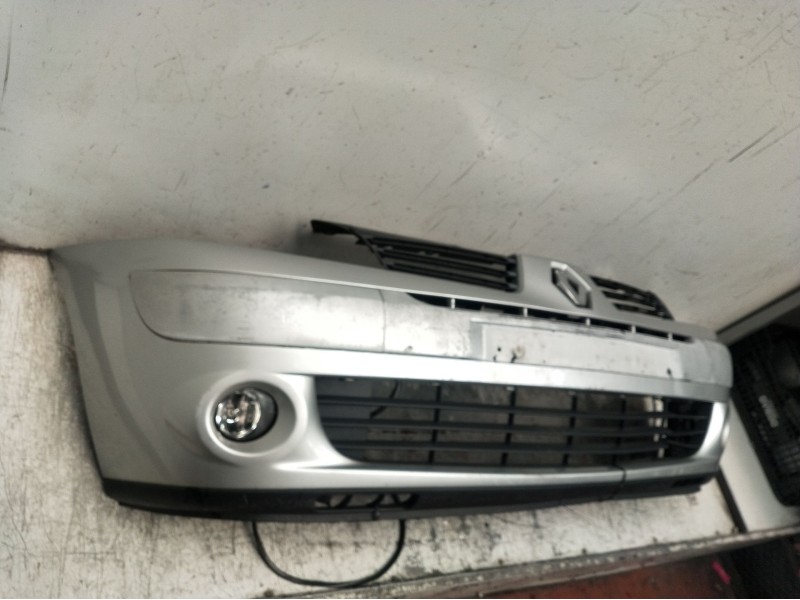 Recambio de paragolpes delantero para renault clio ii (bb_, cb_) 1.5 dci (b/cb08) referencia OEM IAM  VER FOTOS 