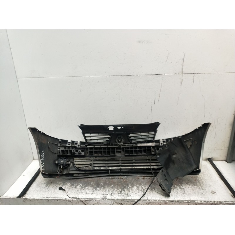 Recambio de paragolpes delantero para renault clio ii (bb_, cb_) 1.5 dci (b/cb08) referencia OEM IAM  VER FOTOS 