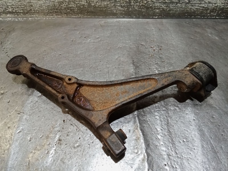 Recambio de brazo suspension inferior delantero izquierdo para peugeot 106 ii (1a_, 1c_) 1.1 i referencia OEM IAM   96