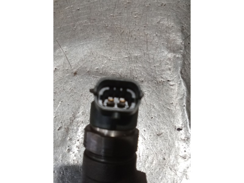 Recambio de inyector para peugeot 5008 (0u_, 0e_) 1.6 bluehdi 120 referencia OEM IAM 0445110566 027766 BOSCH