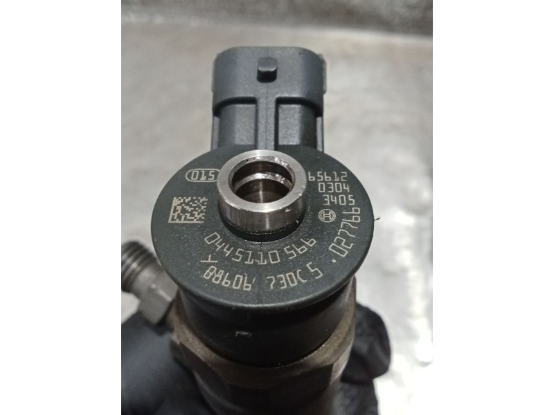 Recambio de inyector para peugeot 5008 (0u_, 0e_) 1.6 bluehdi 120 referencia OEM IAM 0445110566 027766 BOSCH