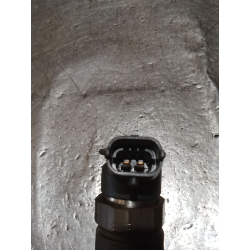 Recambio de inyector para peugeot 5008 (0u_, 0e_) 1.6 bluehdi 120 referencia OEM IAM 0445110566 027766 BOSCH