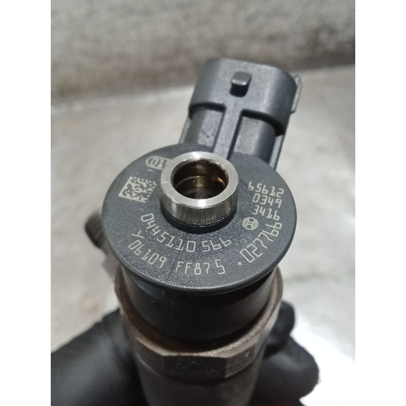 Recambio de inyector para peugeot 5008 (0u_, 0e_) 1.6 bluehdi 120 referencia OEM IAM 0445110566 027766 BOSCH