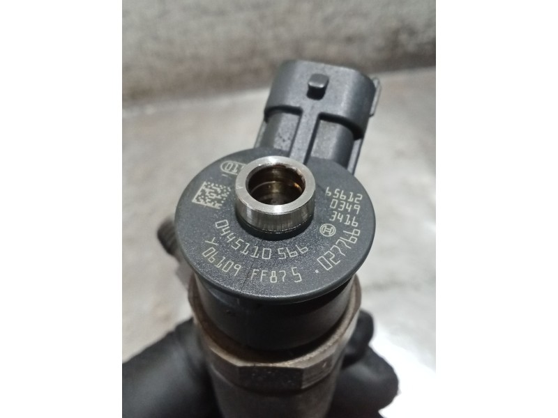Recambio de inyector para peugeot 5008 (0u_, 0e_) 1.6 bluehdi 120 referencia OEM IAM 0445110566 027766 BOSCH