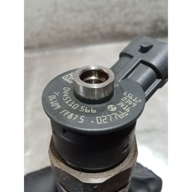 Recambio de inyector para peugeot 5008 (0u_, 0e_) 1.6 bluehdi 120 referencia OEM IAM 0445110566 027766 BOSCH