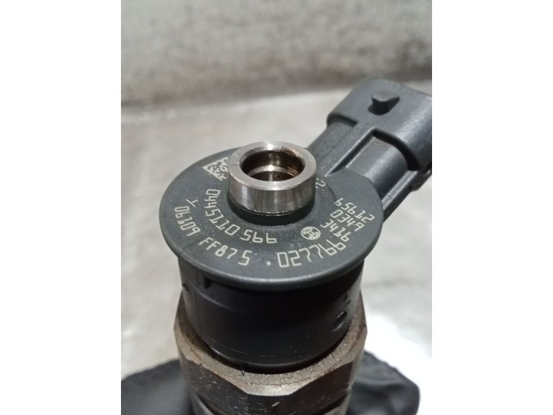 Recambio de inyector para peugeot 5008 (0u_, 0e_) 1.6 bluehdi 120 referencia OEM IAM 0445110566 027766 BOSCH