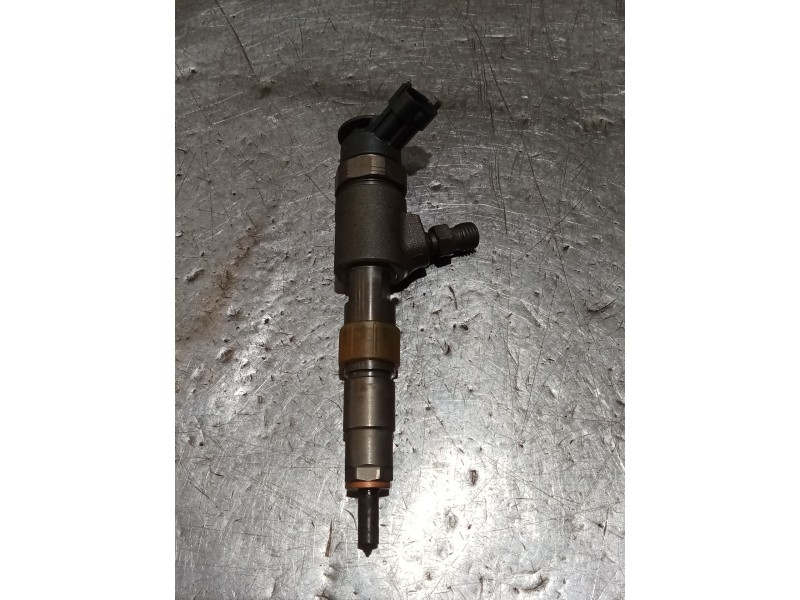 Recambio de inyector para peugeot 5008 (0u_, 0e_) 1.6 bluehdi 120 referencia OEM IAM 0445110566 027766 BOSCH
