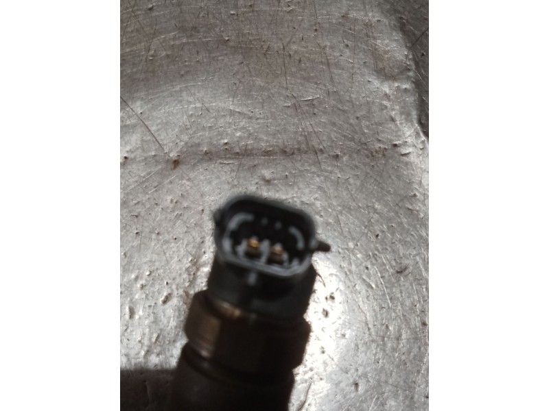 Recambio de inyector para peugeot 5008 (0u_, 0e_) 1.6 bluehdi 120 referencia OEM IAM 0445110566 027766 BOSCH