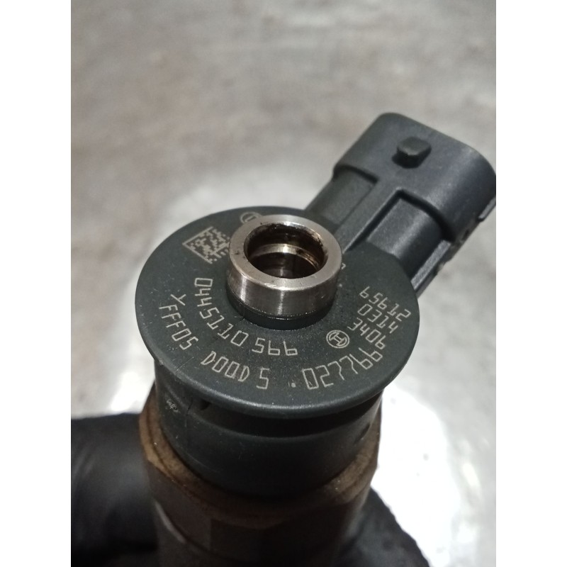 Recambio de inyector para peugeot 5008 (0u_, 0e_) 1.6 bluehdi 120 referencia OEM IAM 0445110566 027766 BOSCH