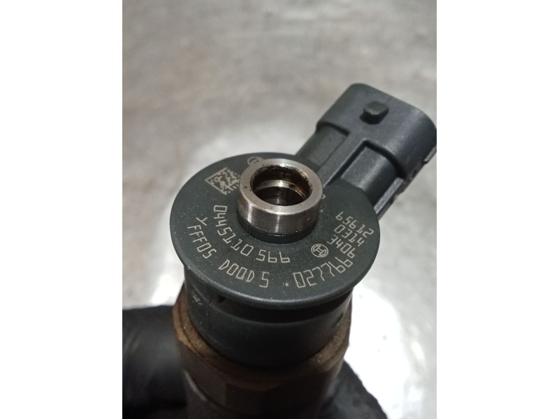 Recambio de inyector para peugeot 5008 (0u_, 0e_) 1.6 bluehdi 120 referencia OEM IAM 0445110566 027766 BOSCH