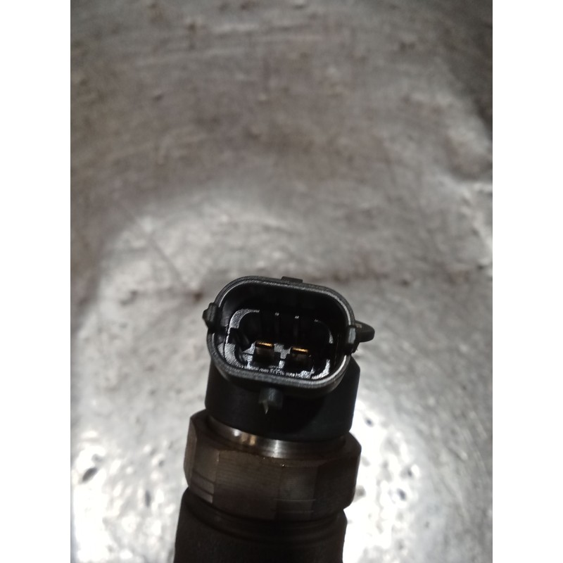 Recambio de inyector para peugeot 5008 (0u_, 0e_) 1.6 bluehdi 120 referencia OEM IAM 0445110566 027766 BOSCH