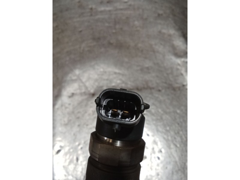 Recambio de inyector para peugeot 5008 (0u_, 0e_) 1.6 bluehdi 120 referencia OEM IAM 0445110566 027766 BOSCH