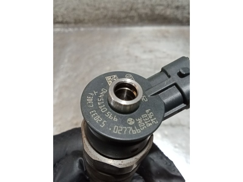 Recambio de inyector para peugeot 5008 (0u_, 0e_) 1.6 bluehdi 120 referencia OEM IAM 0445110566 027766 BOSCH
