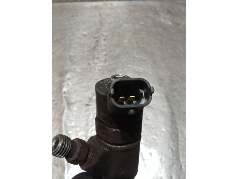 Recambio de inyector para iveco daily iv caja/chasis 35c15 referencia OEM IAM 0986435163 2995472 BOSCH