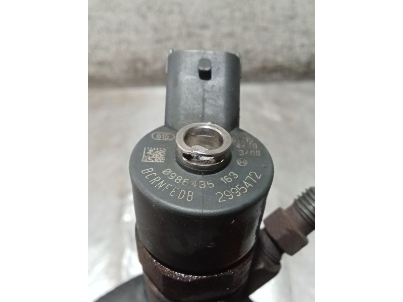 Recambio de inyector para iveco daily iv caja/chasis 35c15 referencia OEM IAM 0986435163 2995472 BOSCH