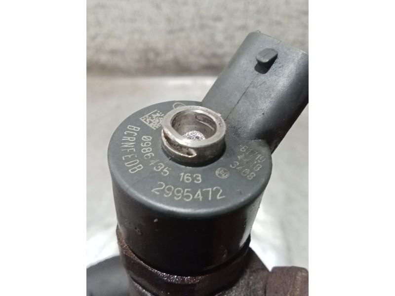 Recambio de inyector para iveco daily iv caja/chasis 35c15 referencia OEM IAM 0986435163 2995472 BOSCH