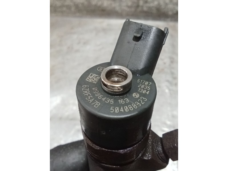 Recambio de inyector para iveco daily iv caja/chasis 35c15 referencia OEM IAM 0986435163 504088323 BOSCH