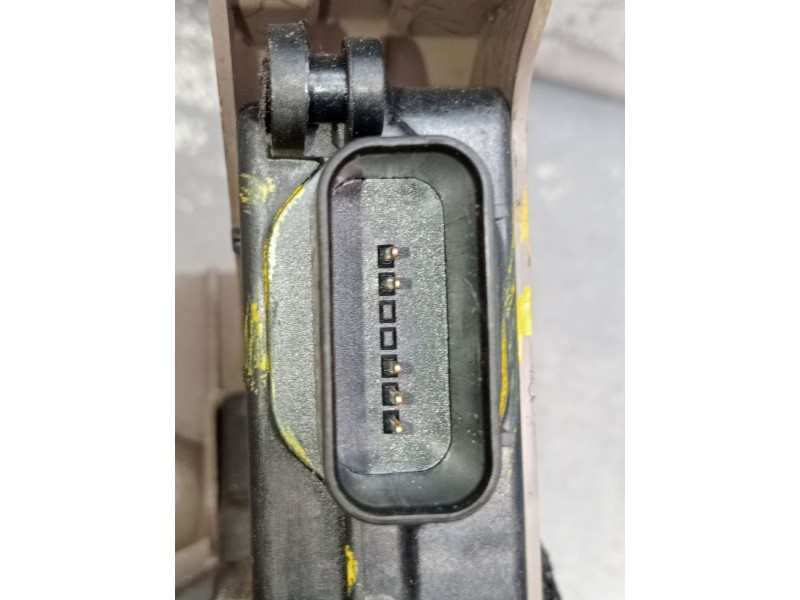 Recambio de motor cierre centralizado delantero derecho para kia ceed tourer (cd) 1.6 crdi 115 referencia OEM IAM 81320J7000 5P 
