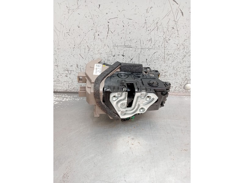 Recambio de motor cierre centralizado trasero izquierdo para kia ceed tourer (cd) 1.6 crdi 115 referencia OEM IAM 81410J7000 5P 