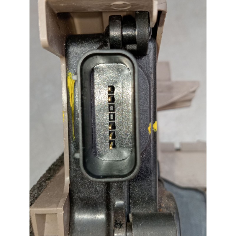 Recambio de motor cierre centralizado trasero izquierdo para kia ceed tourer (cd) 1.6 crdi 115 referencia OEM IAM 81410J7000 5P 