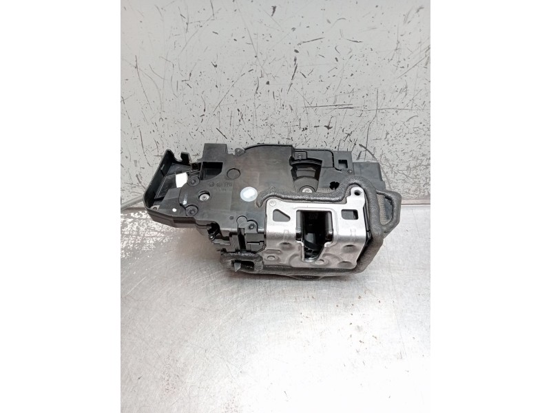 Recambio de motor cierre centralizado trasero derecho para mercedes-benz clase c (w206) c 200 d (206.003) referencia OEM IAM A09