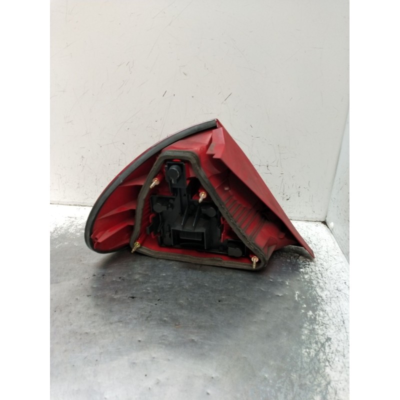 Recambio de piloto trasero derecho para ford mondeo ii sedán (bfp) 2.0 i referencia OEM IAM   1997