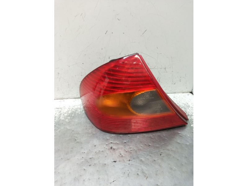 Recambio de piloto trasero izquierdo para ford mondeo ii sedán (bfp) 2.0 i referencia OEM IAM   1997