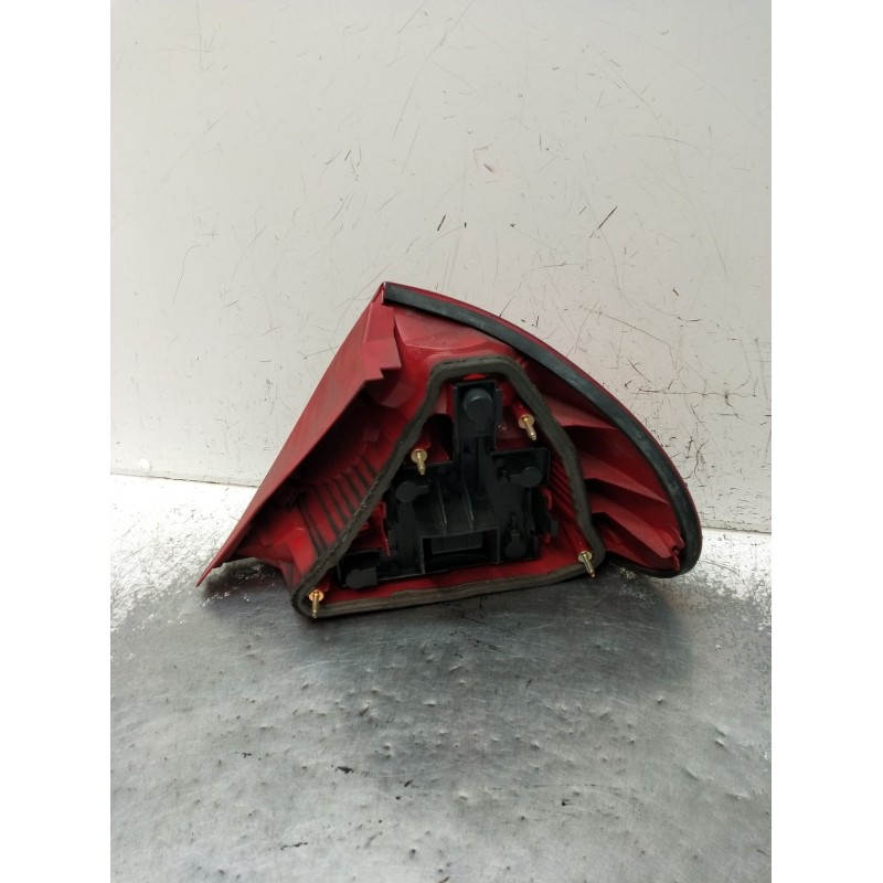 Recambio de piloto trasero izquierdo para ford mondeo ii sedán (bfp) 2.0 i referencia OEM IAM   1997
