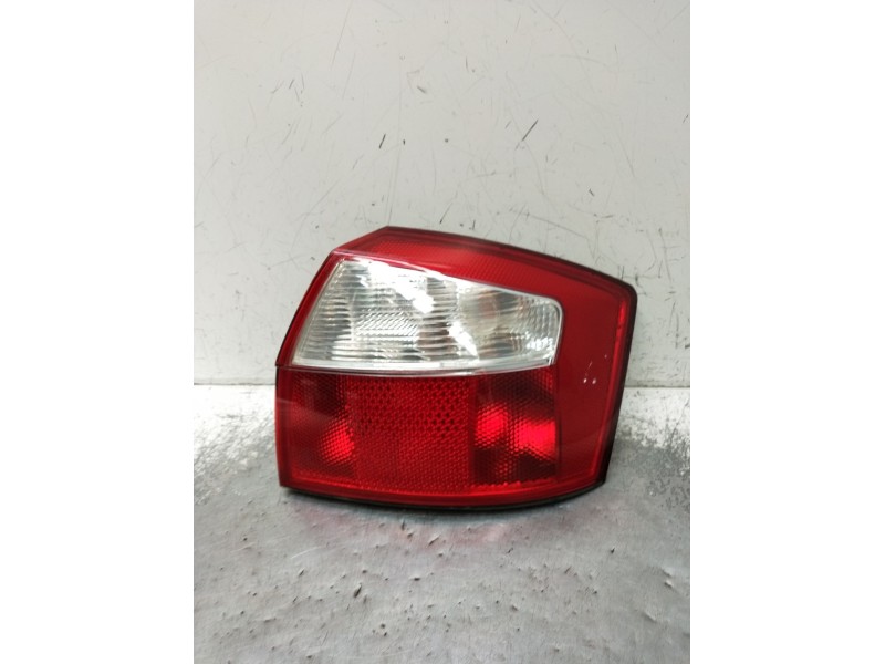 Recambio de piloto trasero derecho para audi a4 b6 (8e2) 2.0 referencia OEM IAM   2001