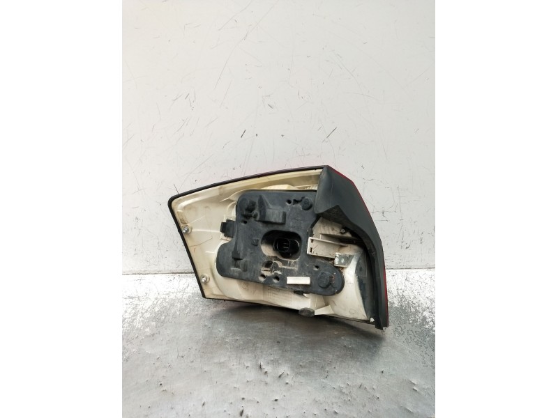 Recambio de piloto trasero derecho para audi a4 b6 (8e2) 2.0 referencia OEM IAM   2001